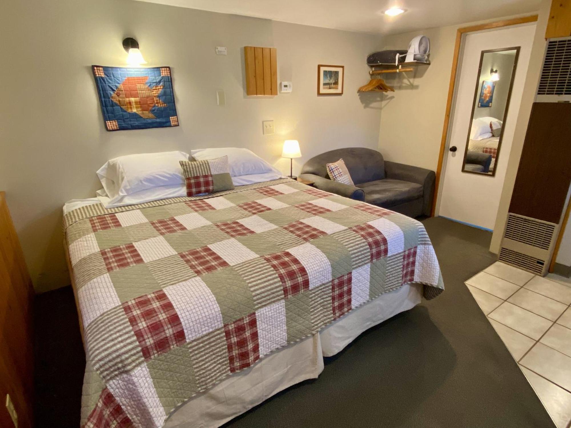 Benzonia Betsie Riverside Resort מראה חיצוני תמונה